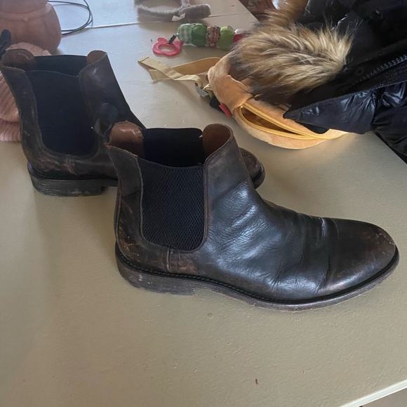 Frye Men’s Bowery Chelsea Boots - Picture 4 of 4